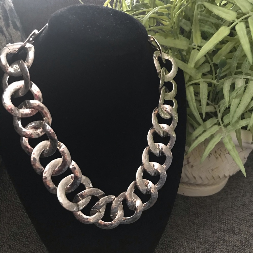 Kate Spade silver tone links necklace. - Picture 2 of 5